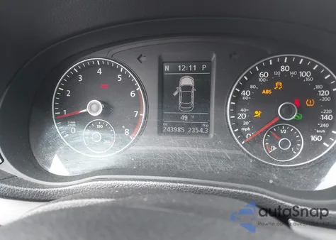 2013 Volkswagen Passat 2.5L Se z USA, uszkodzony, nr VIN 1VWBP7A35DC022003